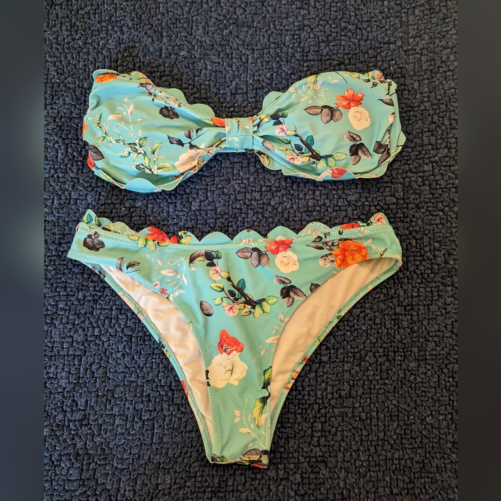 Scalloped Floral 2 Piece Swimsuit